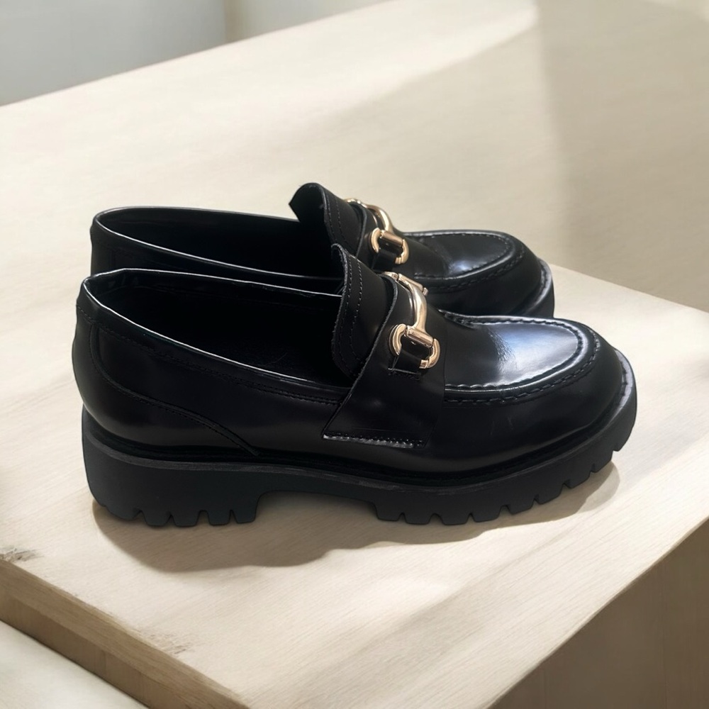 Black Loafers size 8 by Steve Madden